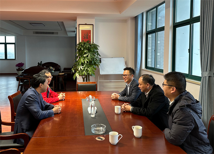 常州市政協(xié)副主席、常州民建主委一行走訪我司