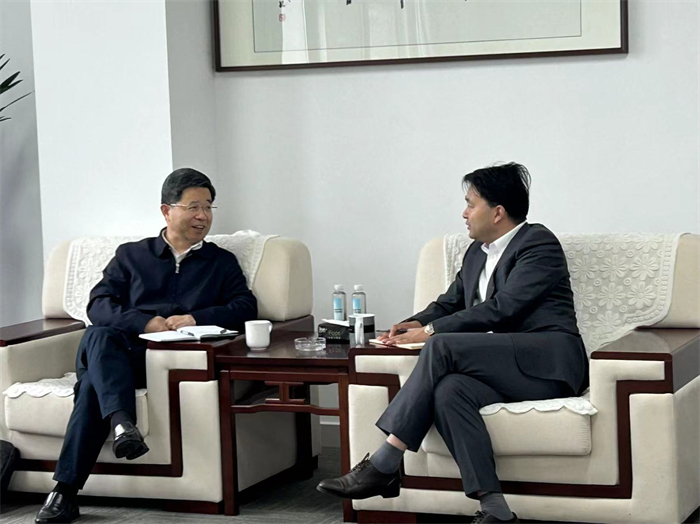 常州市人大常委副主任、市總工會(huì)主席一行走訪我司